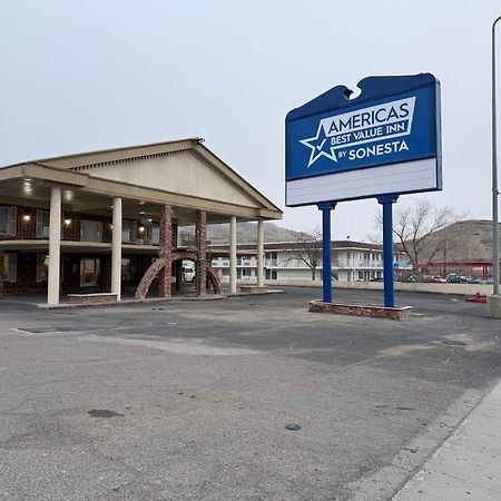 Americas Best Value Inn Wendover Bagian luar foto
