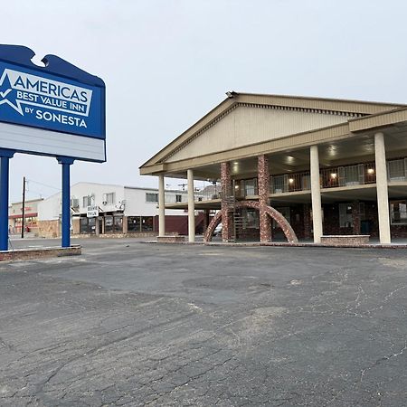 Americas Best Value Inn Wendover Bagian luar foto