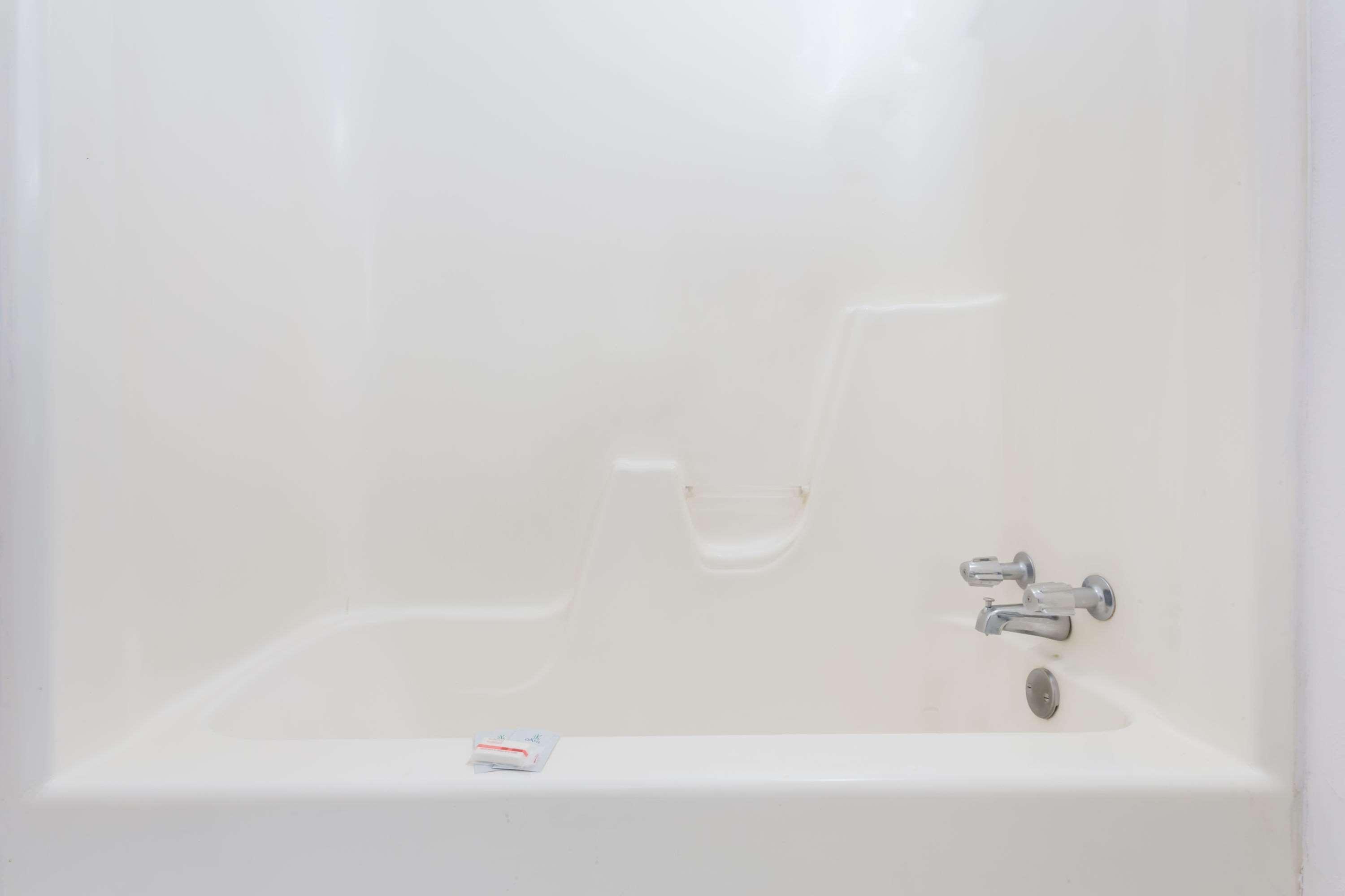 Americas Best Value Inn Wendover Bagian luar foto