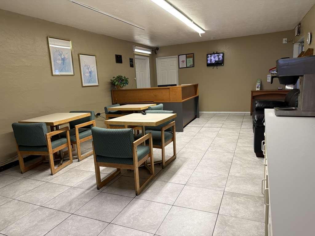 Americas Best Value Inn Wendover Restoran foto